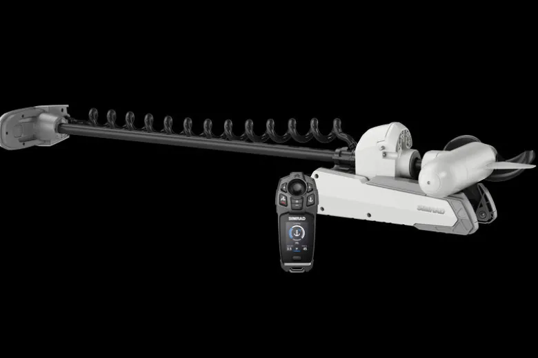 Simrad Trolling Motors|Flies<RECON™ Saltwater Trolling Motor